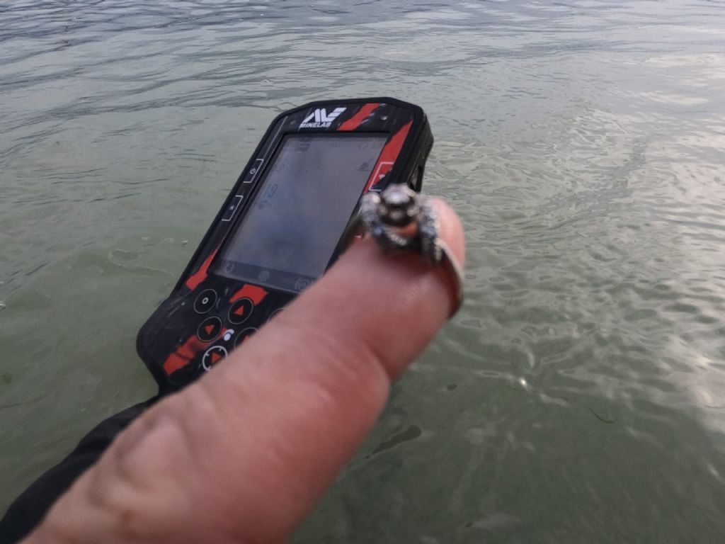 Recupero anello perso a Giulianova (TE)